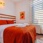 Bossy 2 Otel