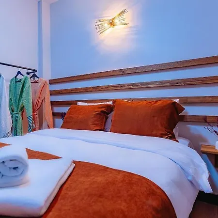 Bossy 2 Hotel *