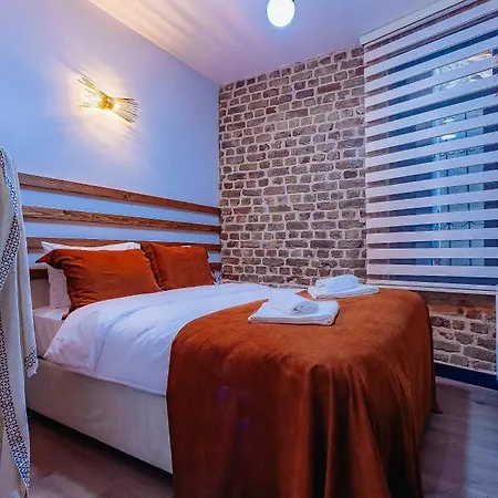 Bossy 2 Hotel