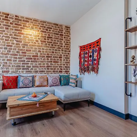 Ξενοδοχείο Bossy 2 *